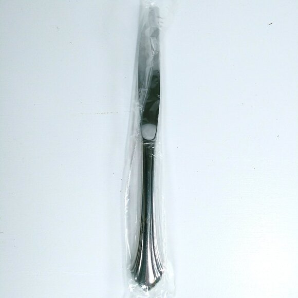 Vintage Oneida Distinction Deluxe Rembrandt Dinner Knife Butter/Jam Spreader New - Picture 1 of 6
